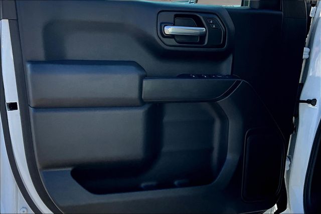 2019 Chevrolet Silverado 1500 Custom photo 25