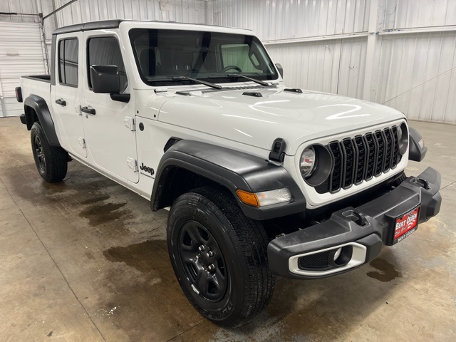 2024 Jeep Gladiator Sport's photo