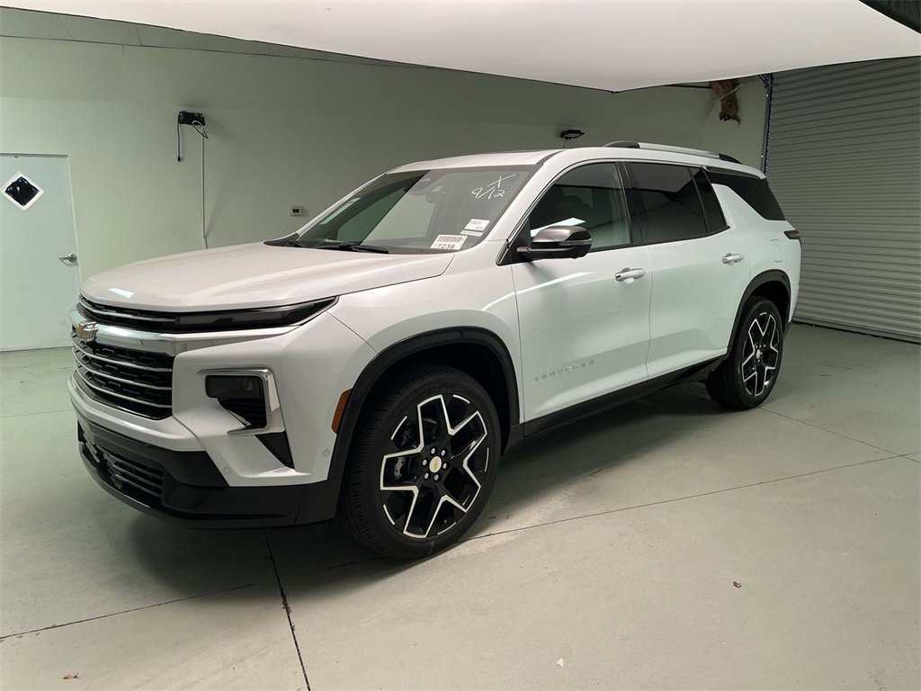 2026 Chevrolet Traverse High Country photo 3