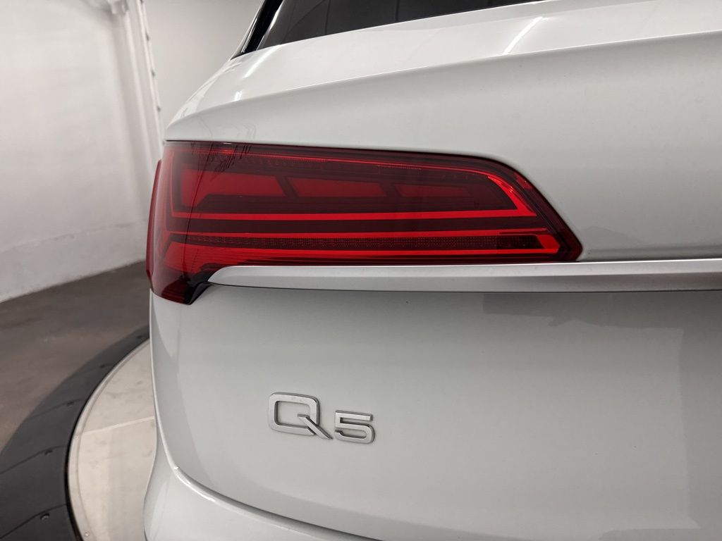 2021 Audi Q5 45 Premium Plus photo 5