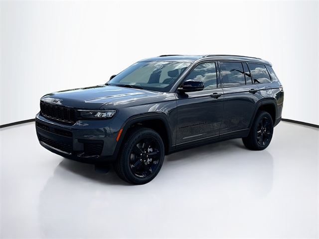 2025 Jeep Grand Cherokee Altitude photo 3