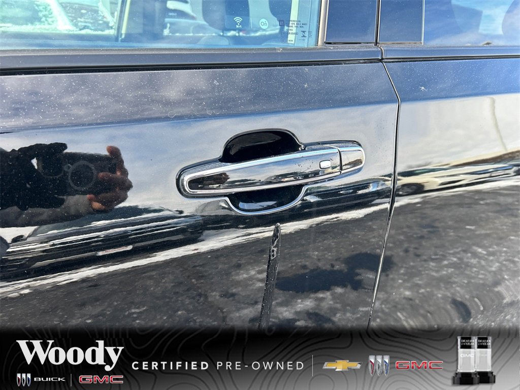 2023 GMC TERRAIN - Image 13