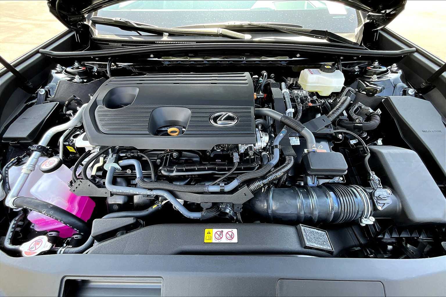 2025 Lexus ES 300h photo 17