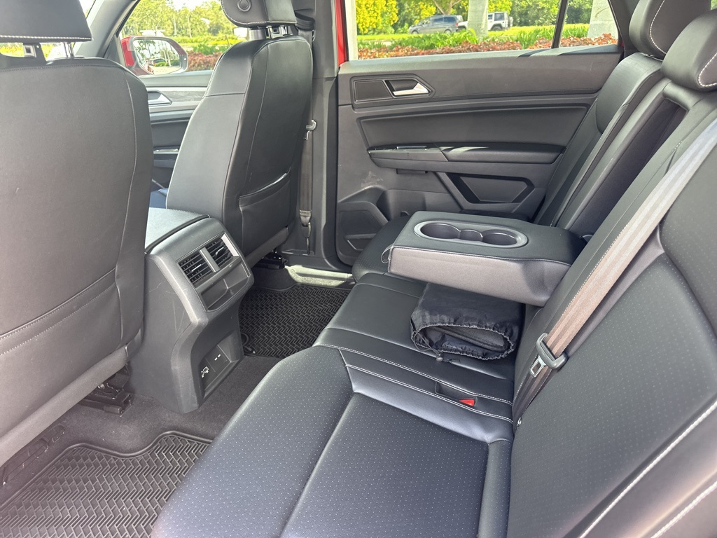 2020 Volkswagen Atlas Cross Sport V6 SE Technology photo 3