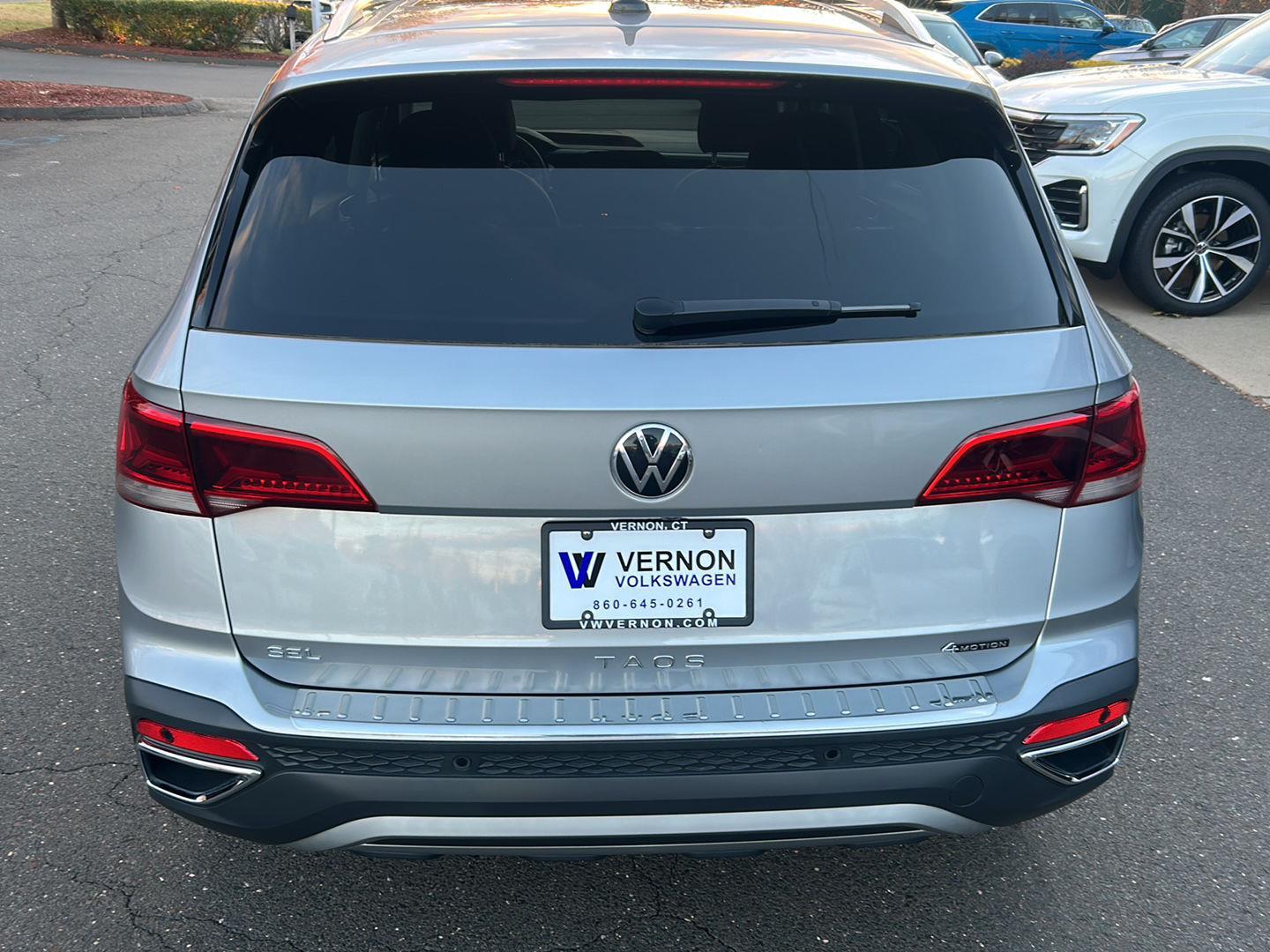 2023 Volkswagen Taos SEL photo 3
