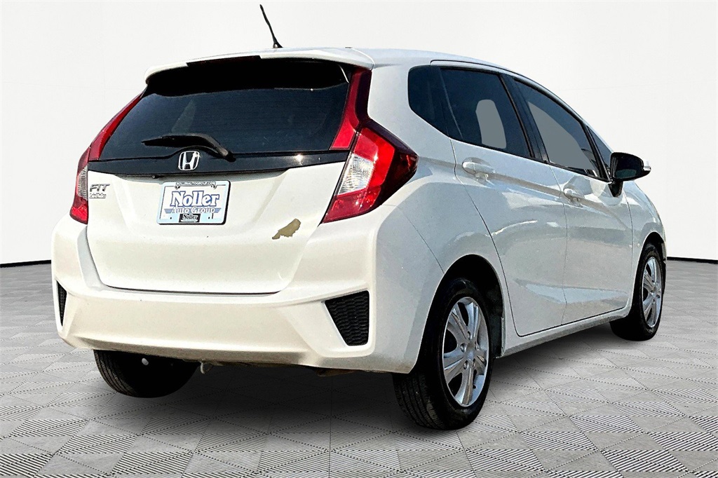 Used 2017 Honda Fit LX with VIN 3HGGK5G5XHM706961 for sale in Kansas City