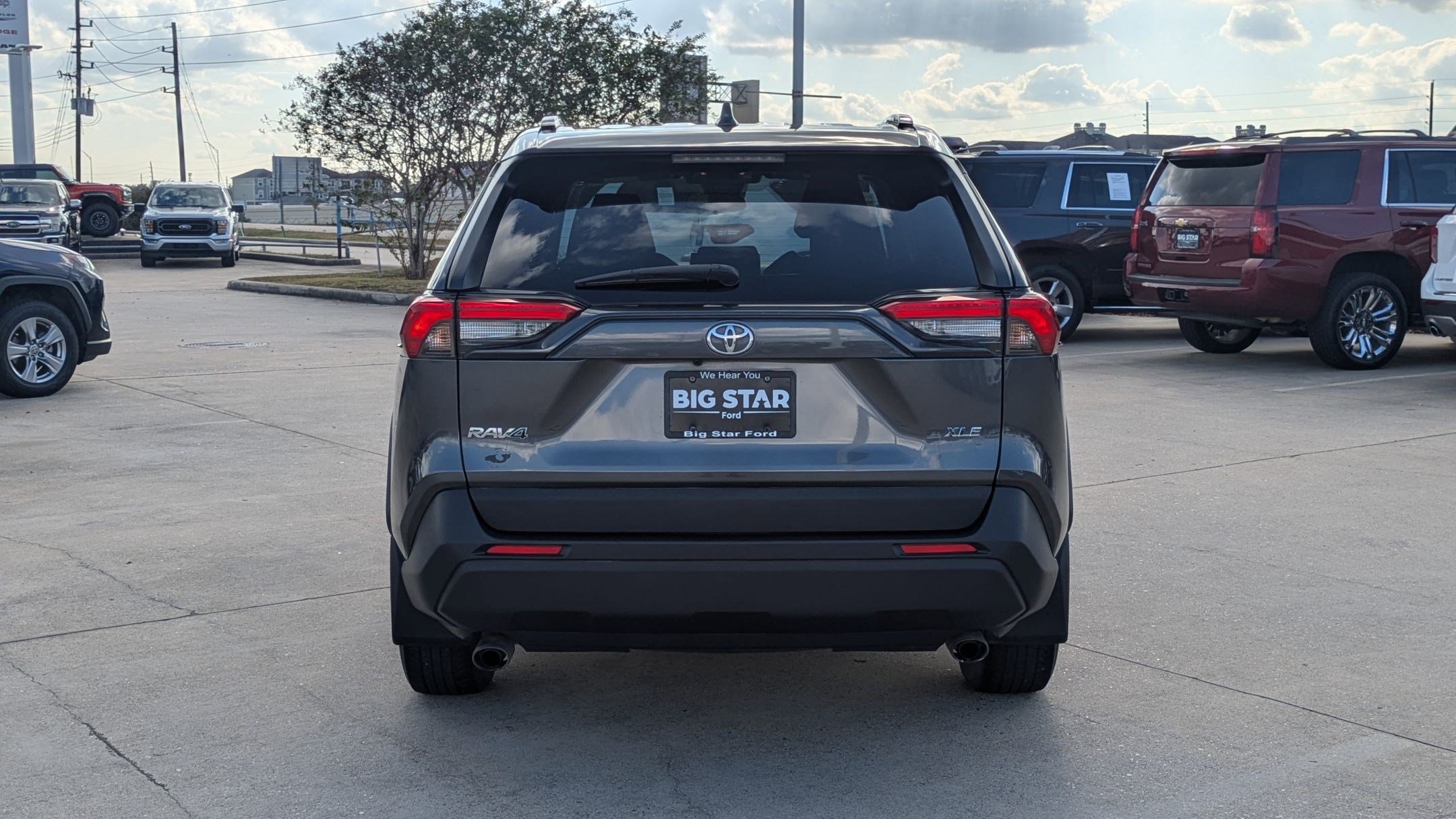 2021 Toyota RAV4 XLE photo 4