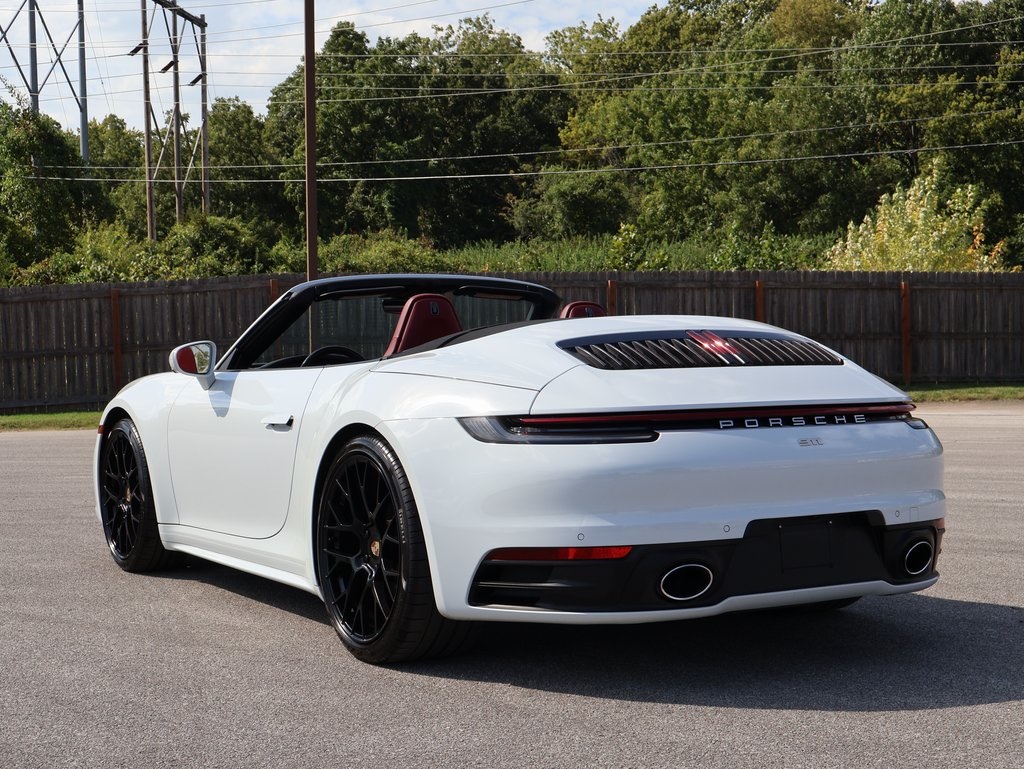 2020 Porsche 911 Cabriolet photo 3