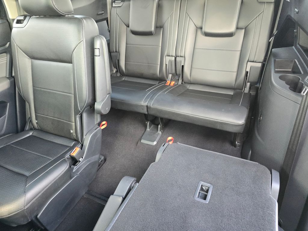 2021 Volkswagen Atlas V6 SE Technology R-Line photo 16