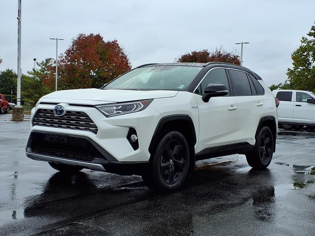 Used 2020 Toyota RAV4 XSE with VIN 2T3EWRFVXLW052943 for sale in Kansas City