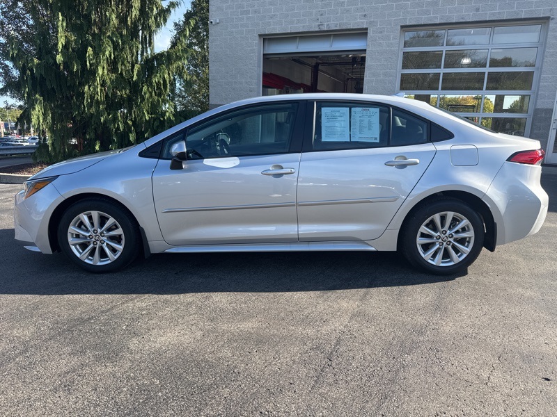 2025 Toyota Corolla LE photo 6