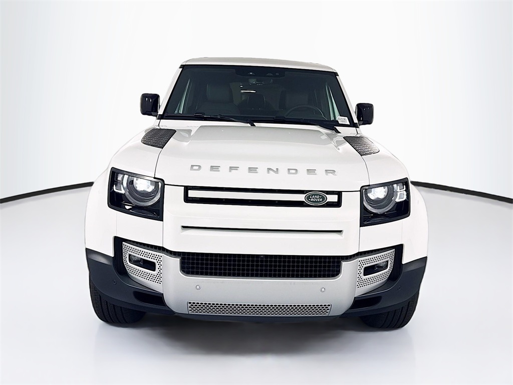 2025 Land Rover Defender 110 S photo 2
