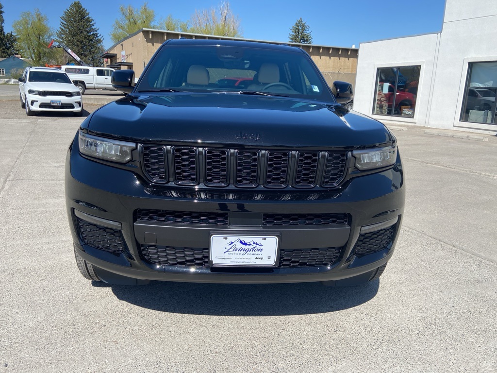 2025 Jeep Grand Cherokee Limited photo 2