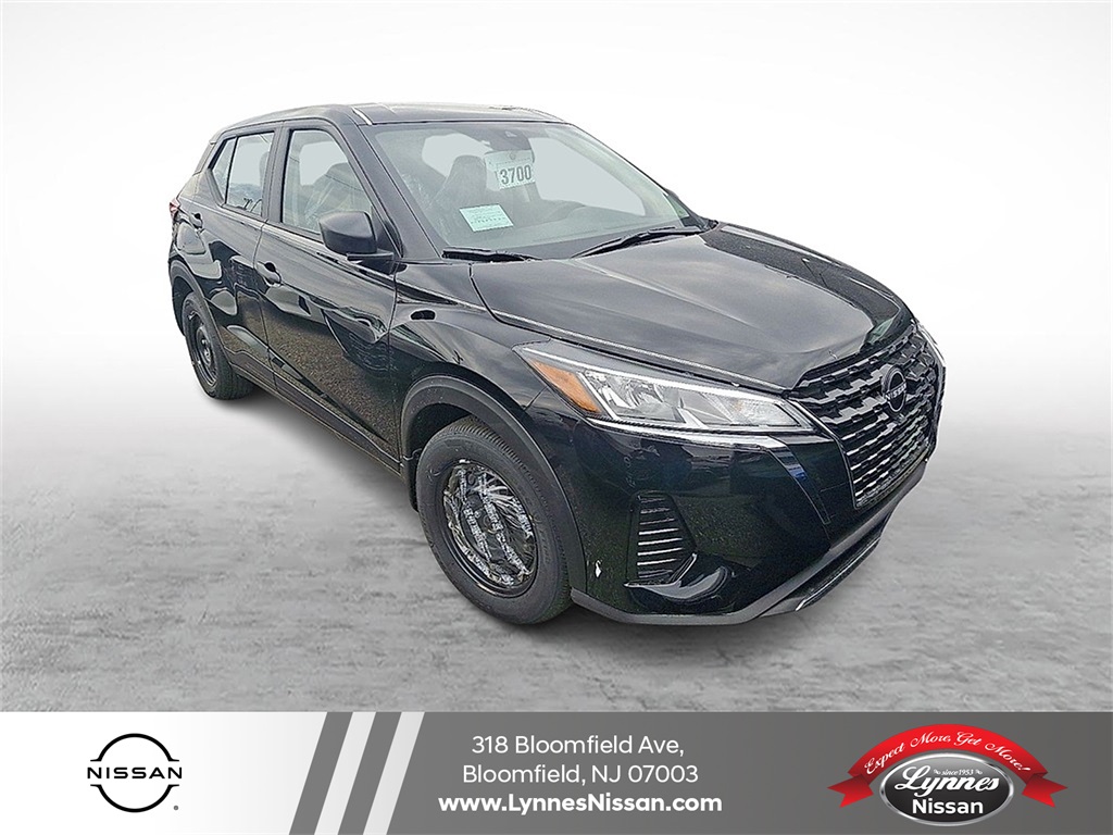 2025 Nissan KICKS PLAY Base's photo