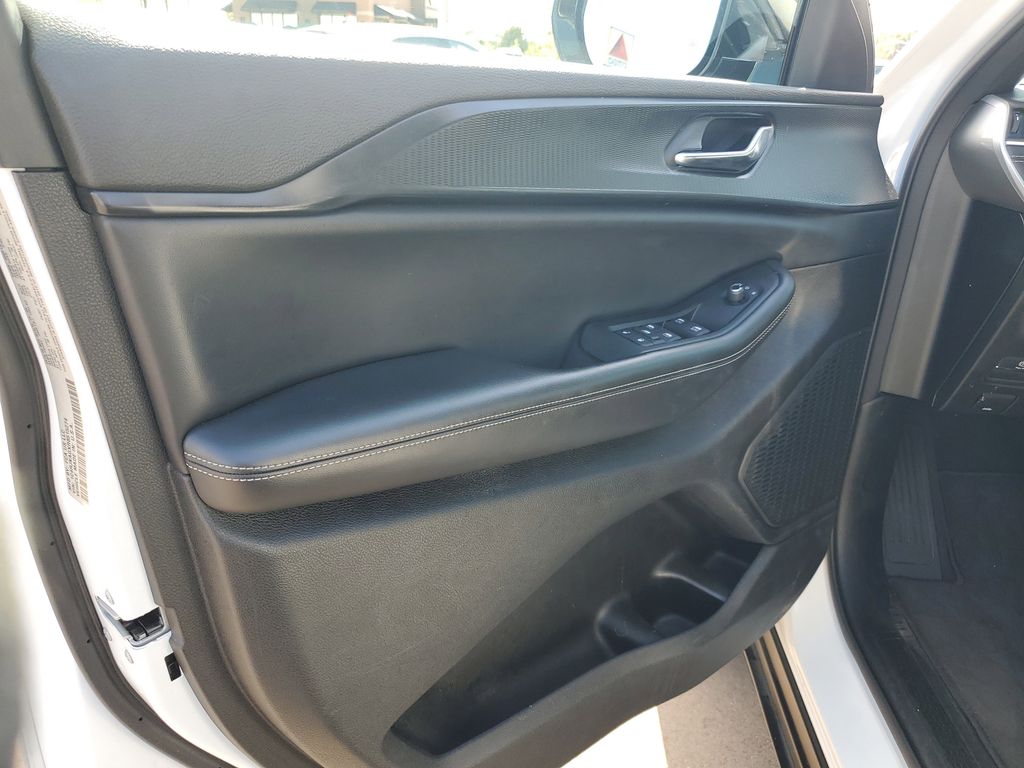 2024 Jeep Grand Cherokee Altitude photo 3