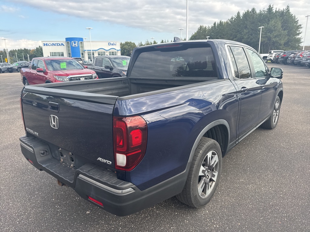 2017 Honda Ridgeline RTL-T photo 4