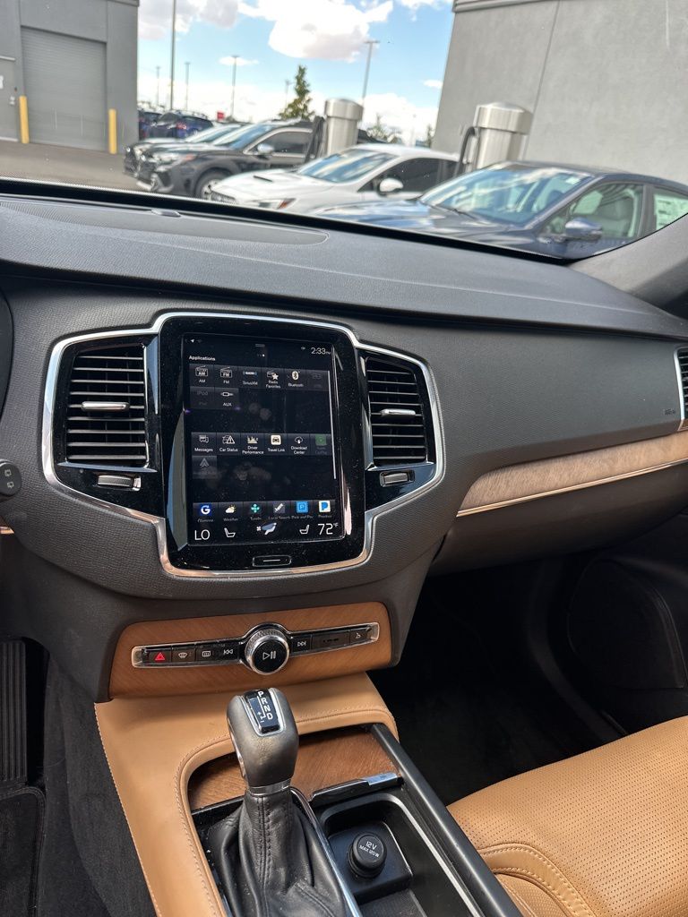 2017 Volvo XC90 T6 Inscription photo 12
