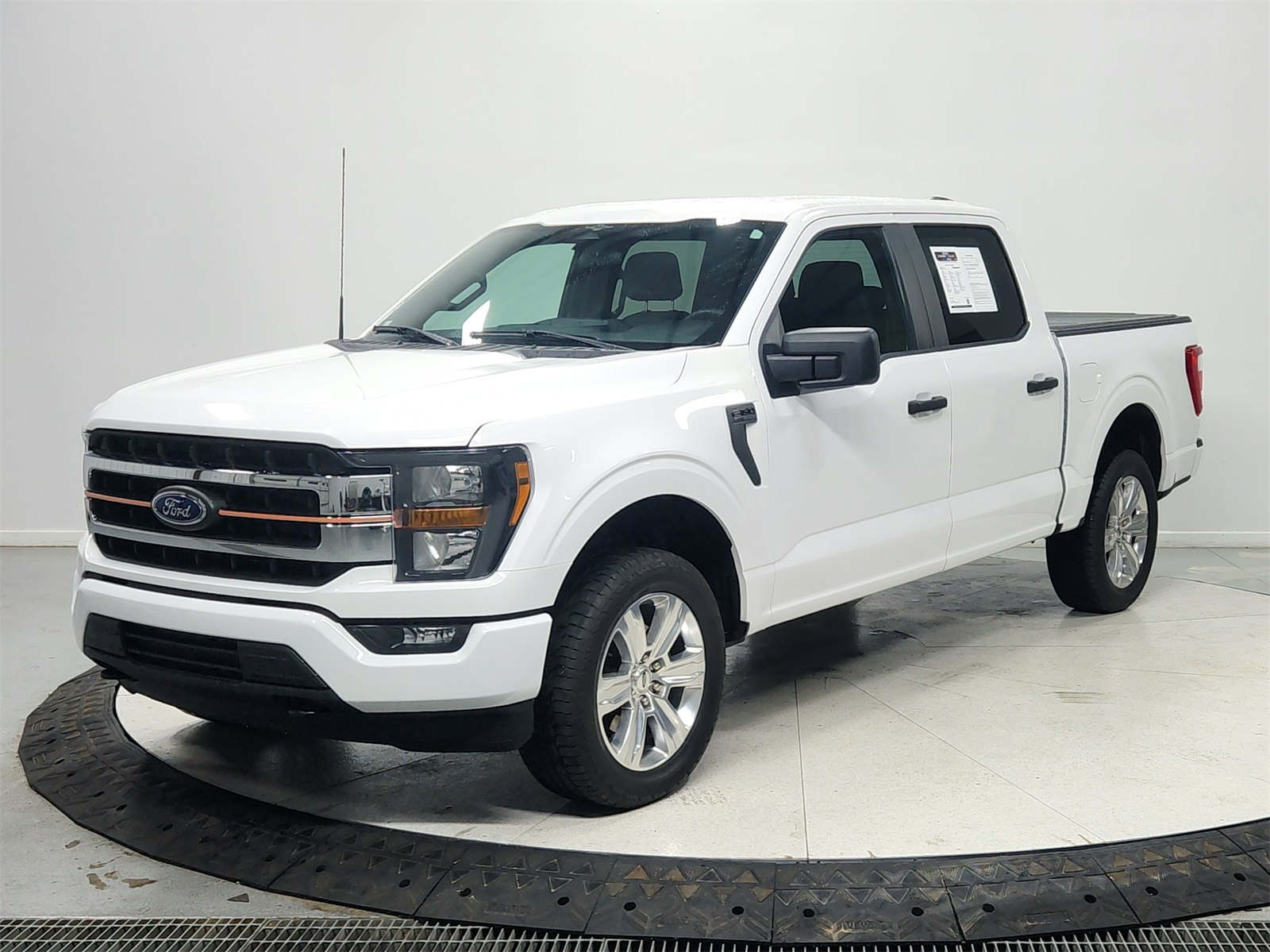 2023 Ford F-150 XL photo 3