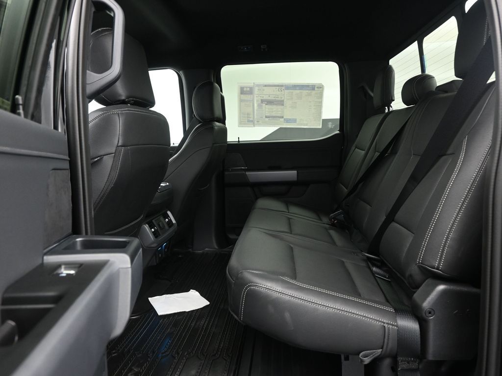 2025 Ford F-150 XLT photo 17