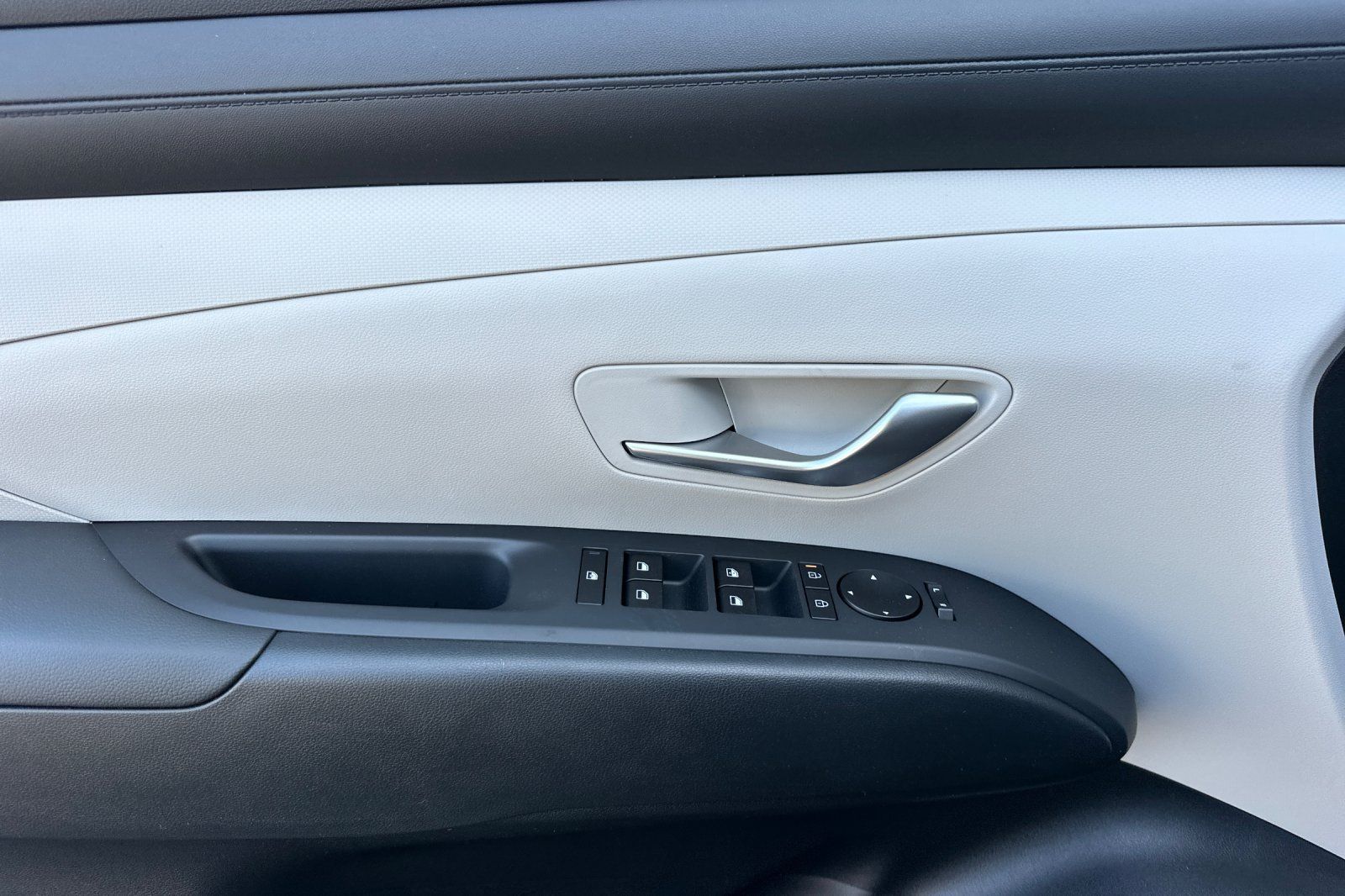 2025 Hyundai Tucson SE photo 10
