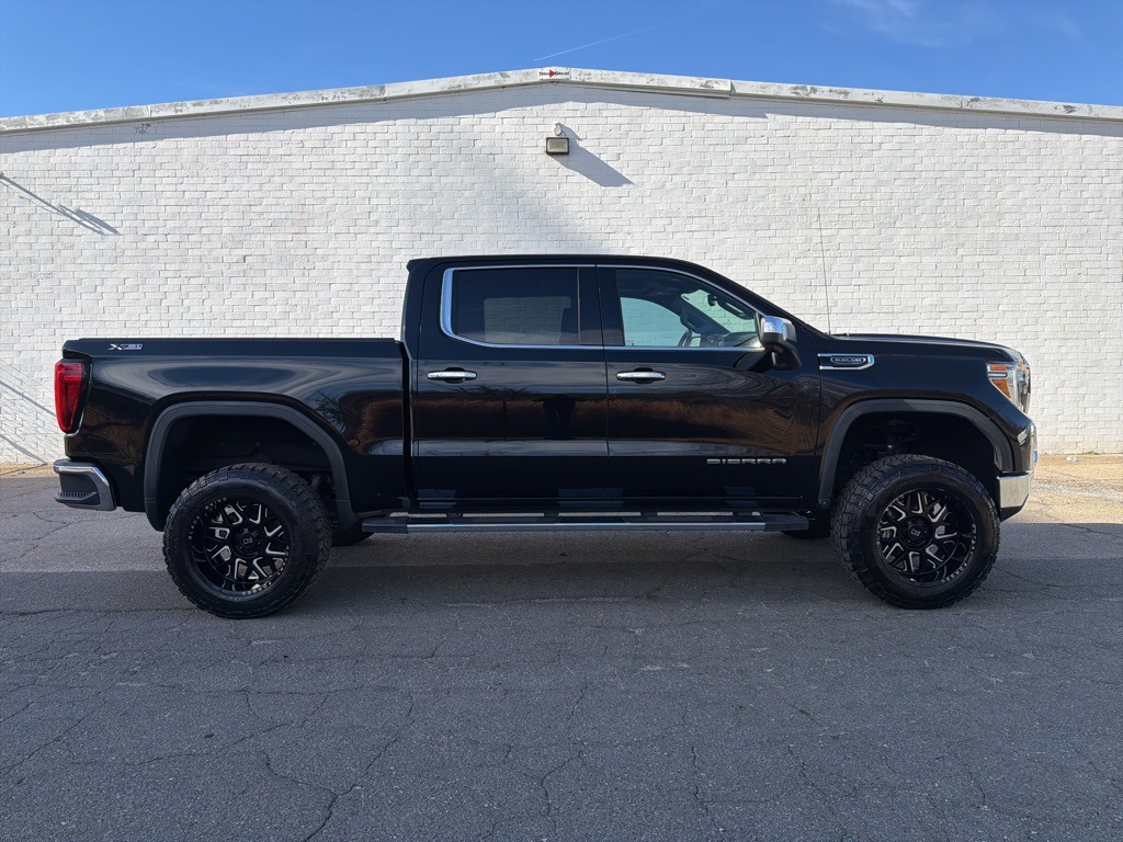 2021 GMC Sierra SLT's photo