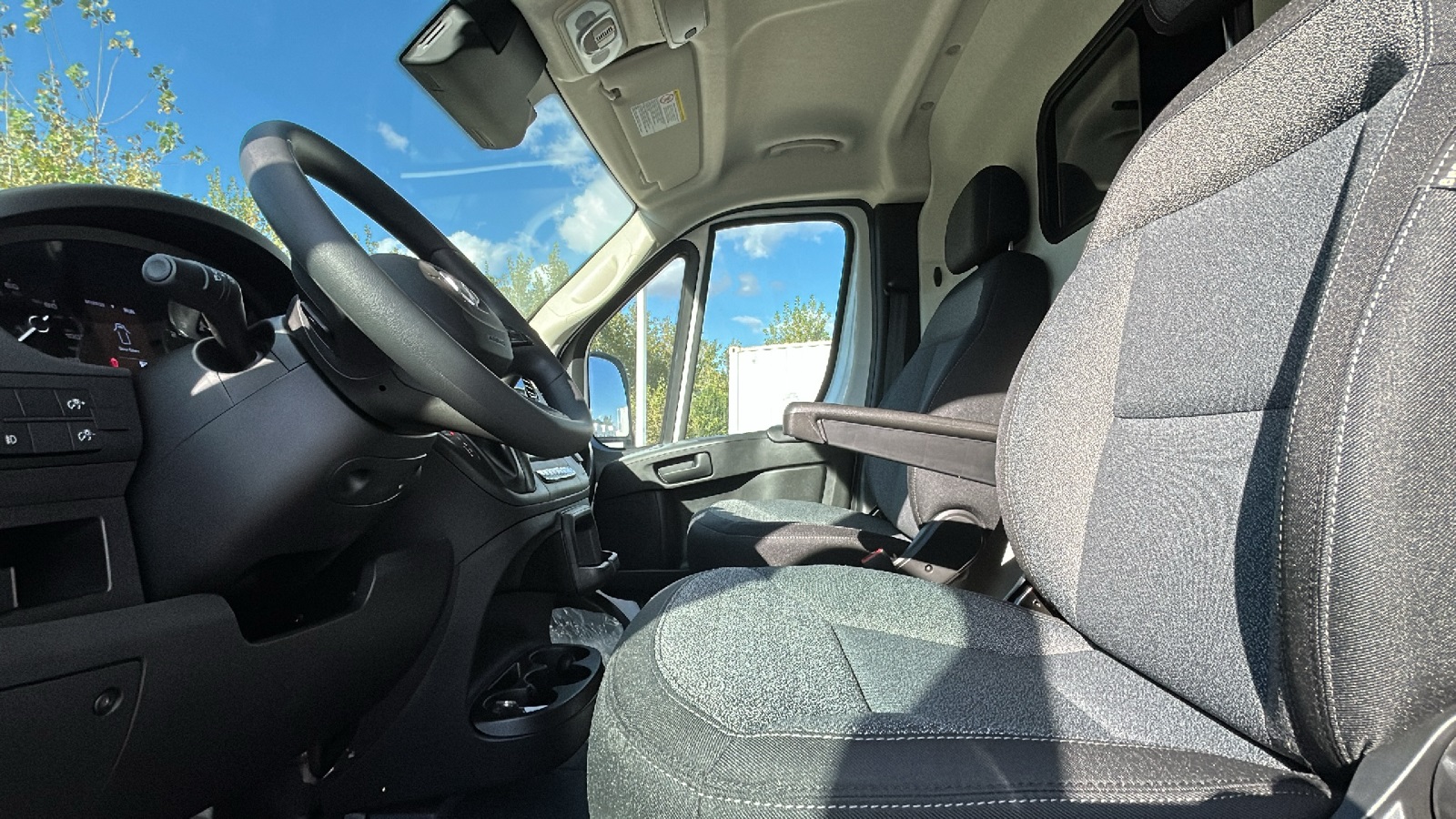 2026 Ram ProMaster 2500 photo 9