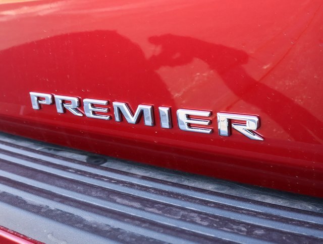 2025 Chevrolet Suburban Premier photo 26