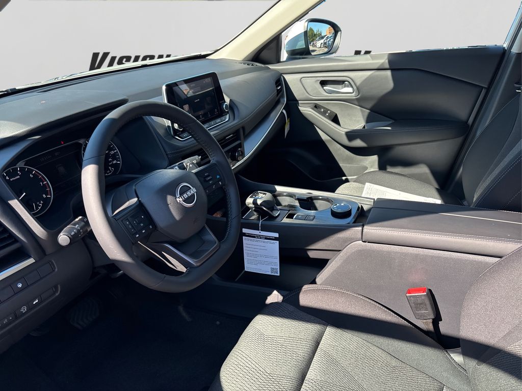2026 Nissan Rogue SV photo 9