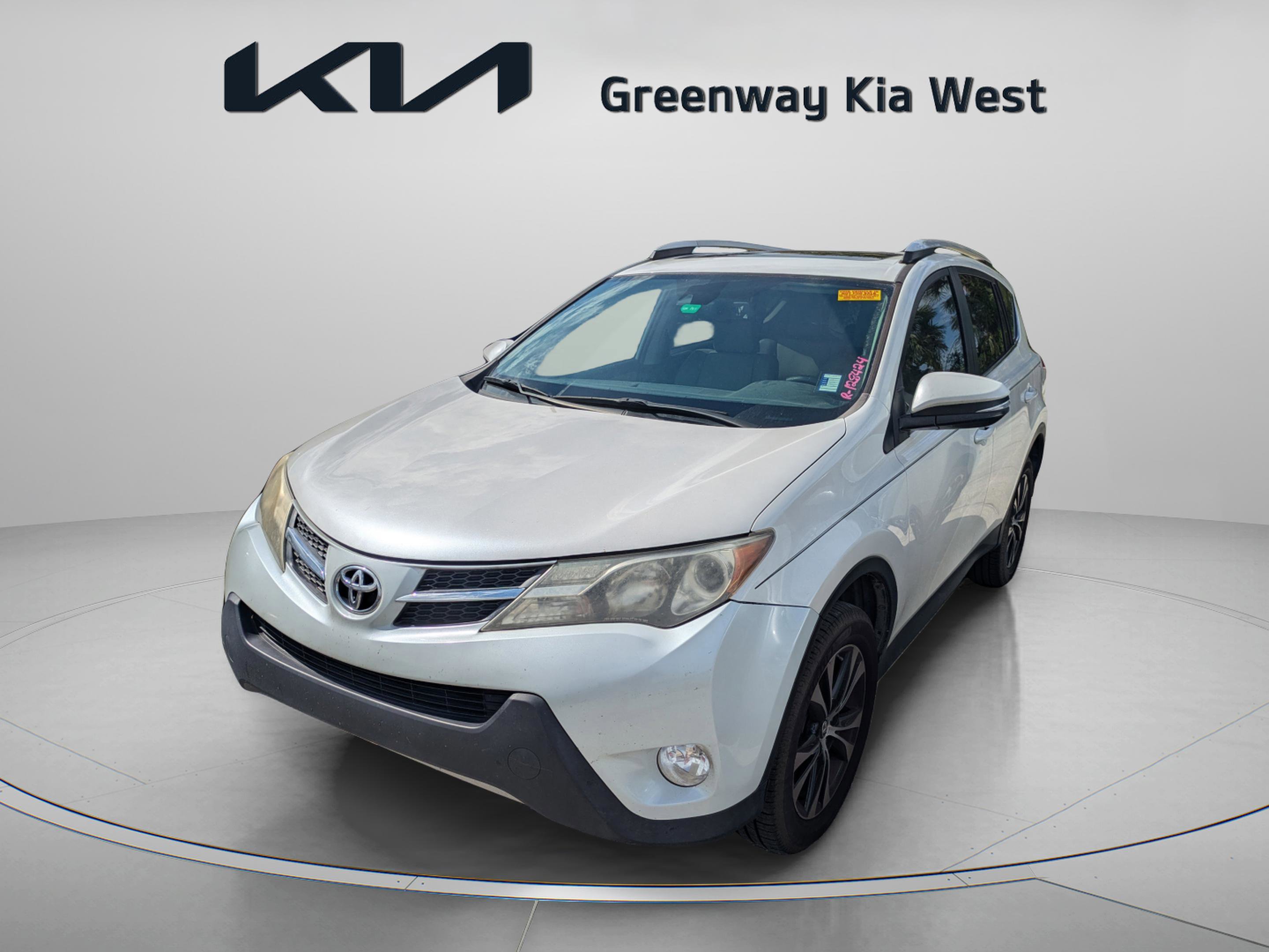 2015 Toyota RAV4 Limited photo 4