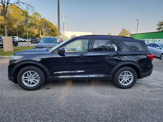 2025 Ford Explorer photo 4