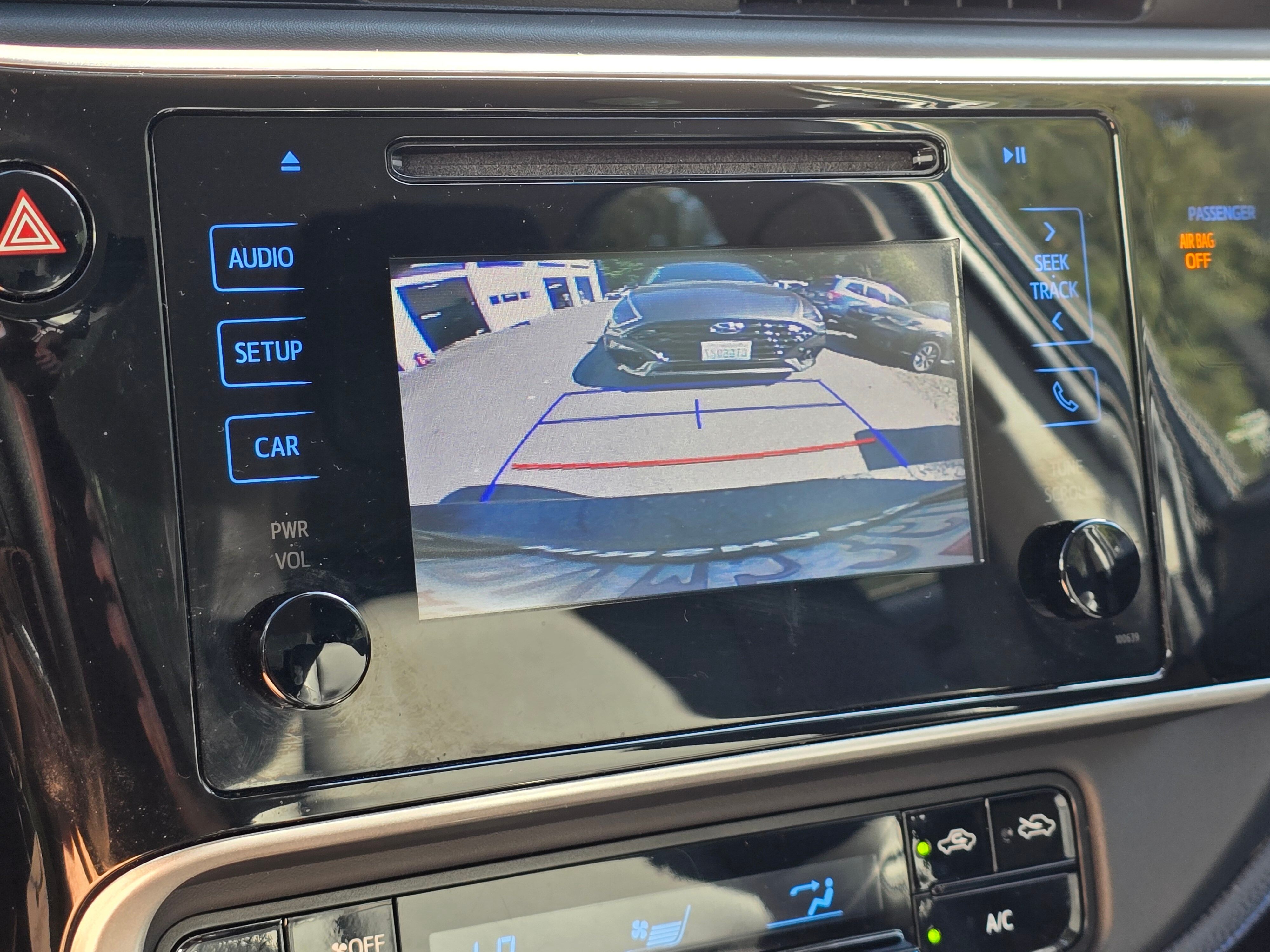 2019 Toyota Corolla SE photo 3