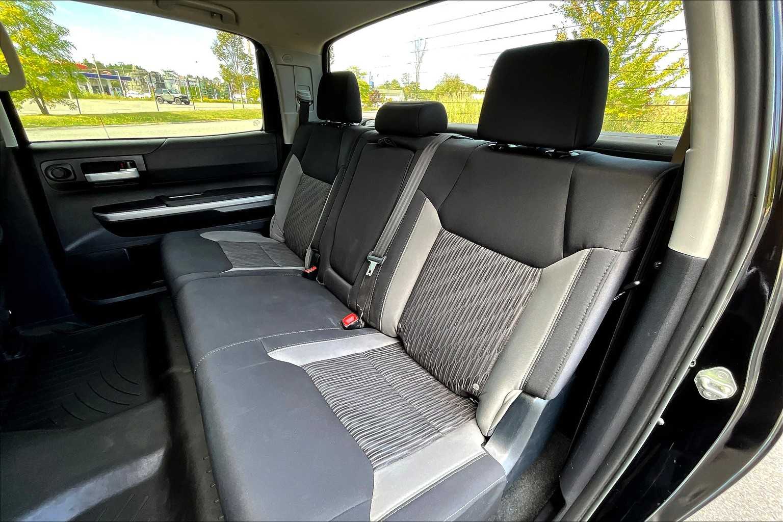 2017 Toyota Tundra SR5 photo 20
