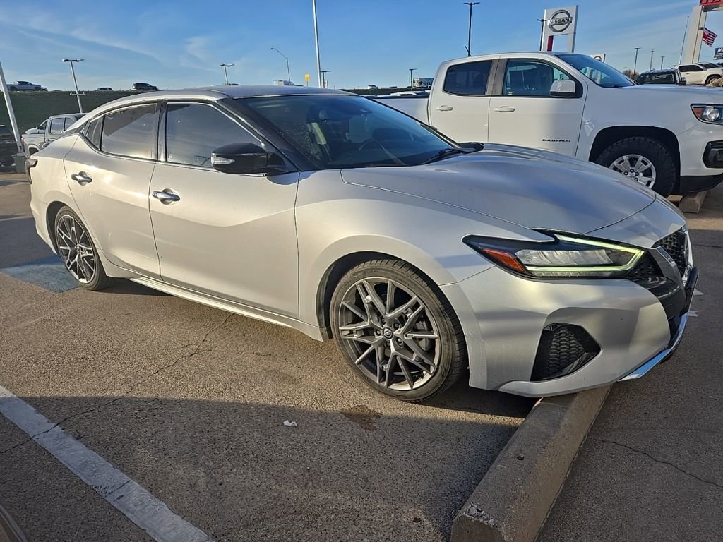 2022 Nissan Maxima SV's photo