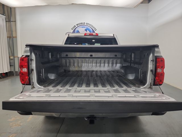 2017 Chevrolet Silverado 1500 LT photo 4