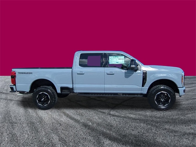 2026 Ford F-350 photo 2