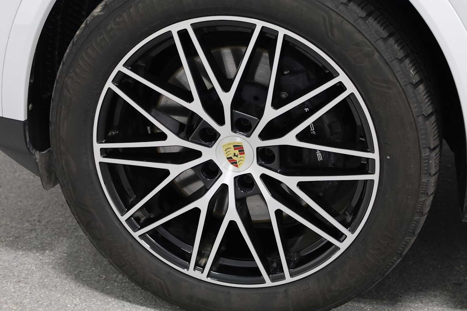 2024 Porsche Cayenne Coupe photo 33