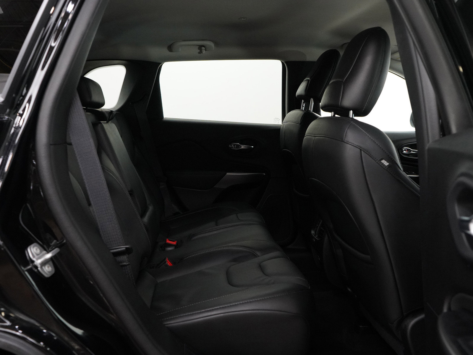 2021 Jeep Cherokee Altitude Latitude Lux photo 9