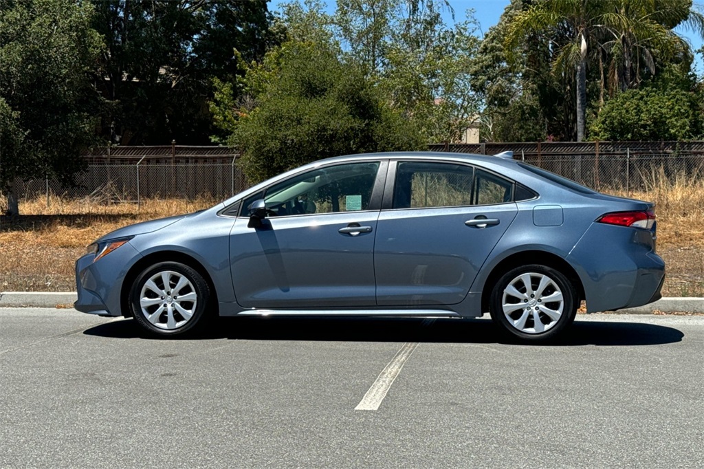 2025 Toyota Corolla LE photo 6