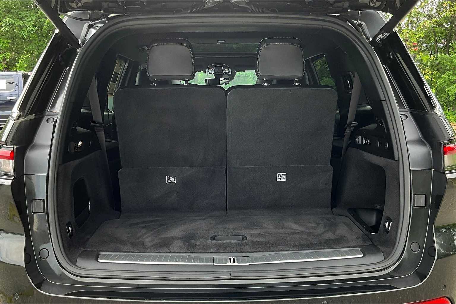 2022 Jeep Grand Cherokee Overland photo 29
