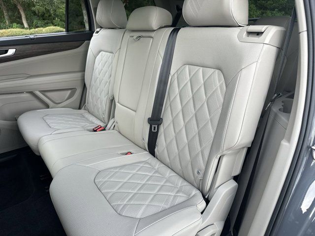 2026 Volkswagen Atlas SEL Premium R-Line photo 13