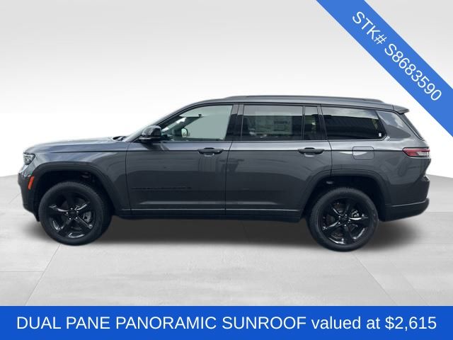 2025 Jeep Grand Cherokee Limited photo 2