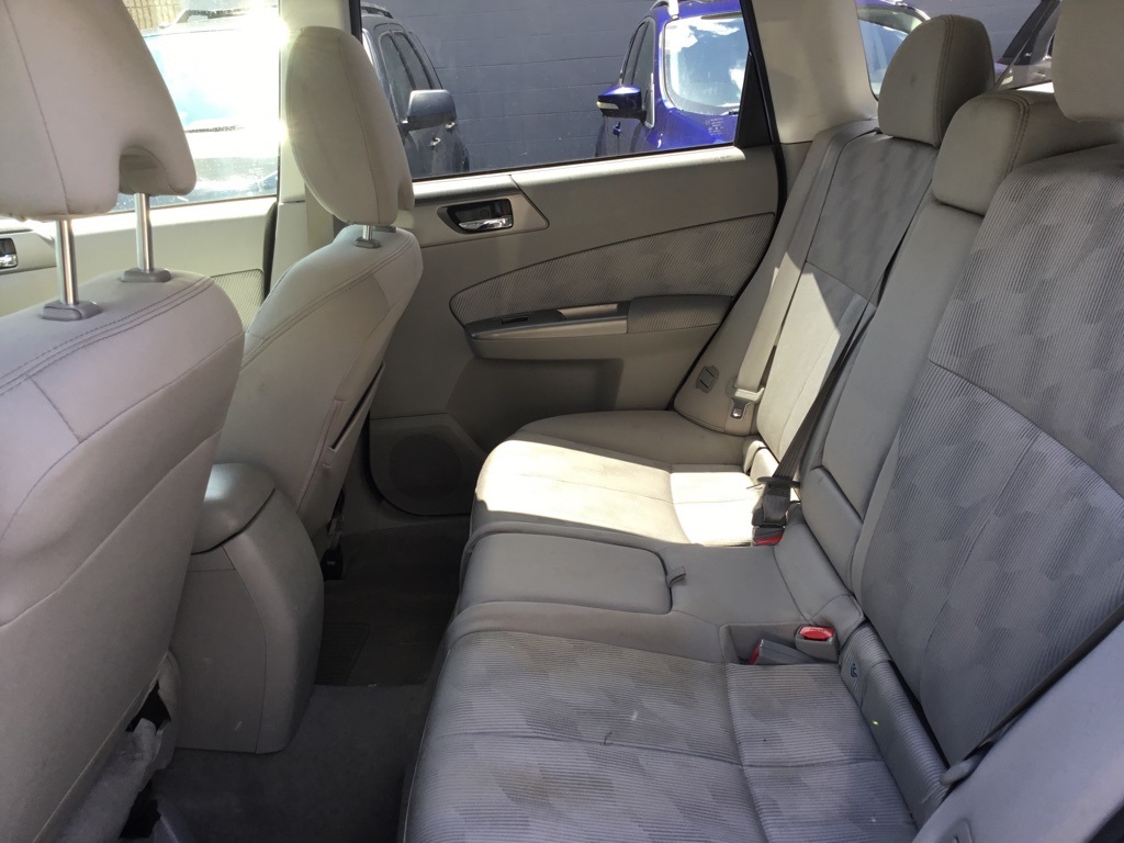 2010 Subaru Forester 2.5X Premium photo 2