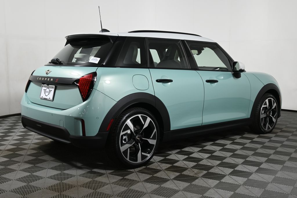 2026 Mini Cooper 4 Door Hardtop Signature photo 5