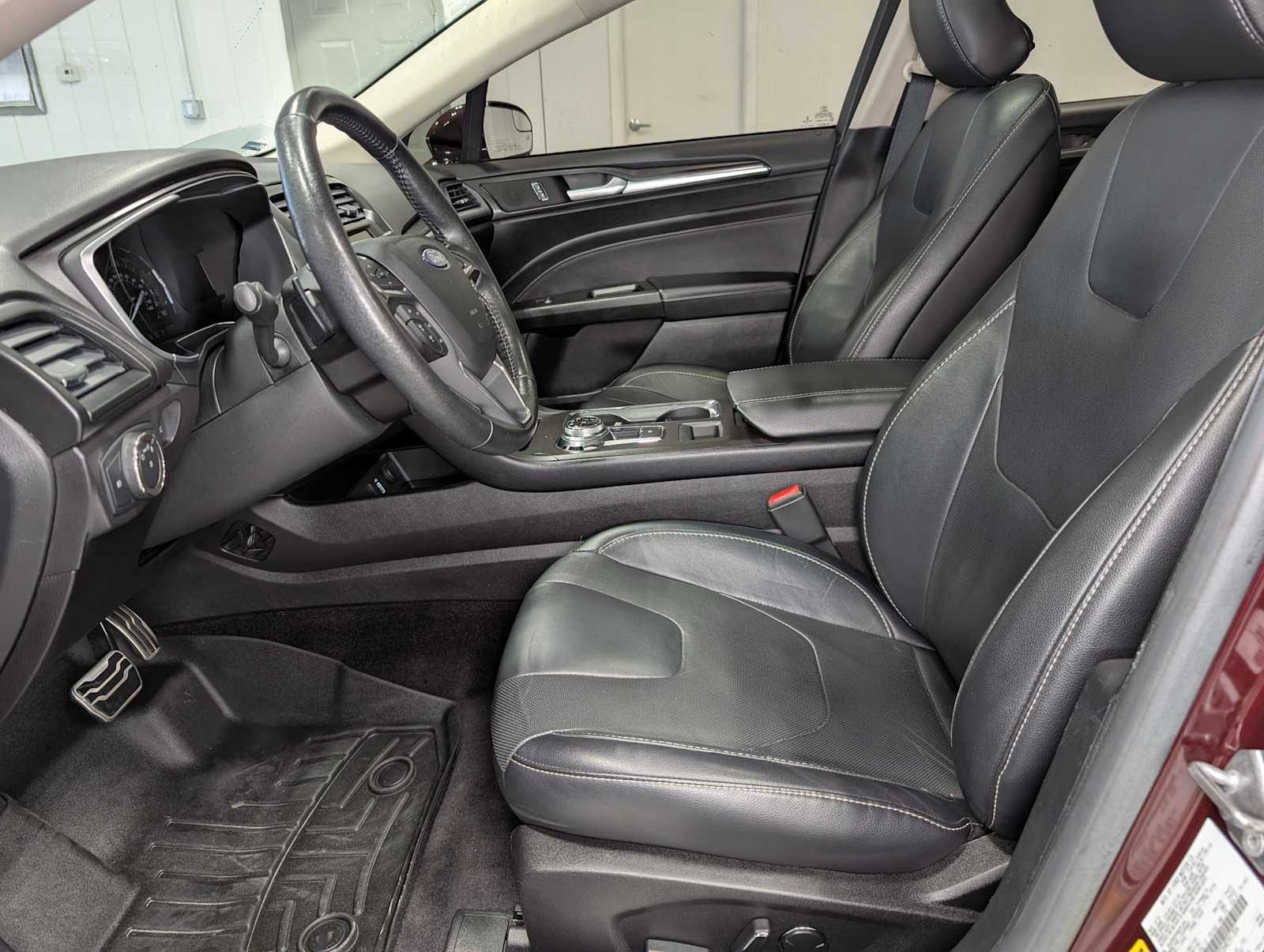 2017 Ford Fusion Titanium photo 3