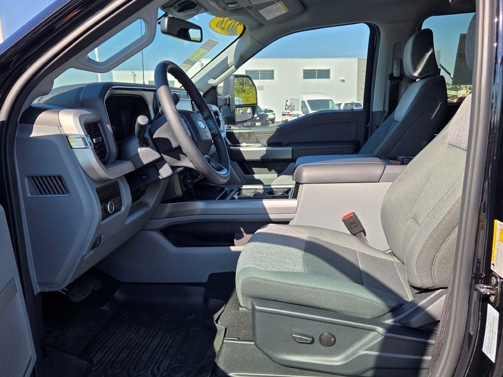 2026 Ford F-250 photo 17