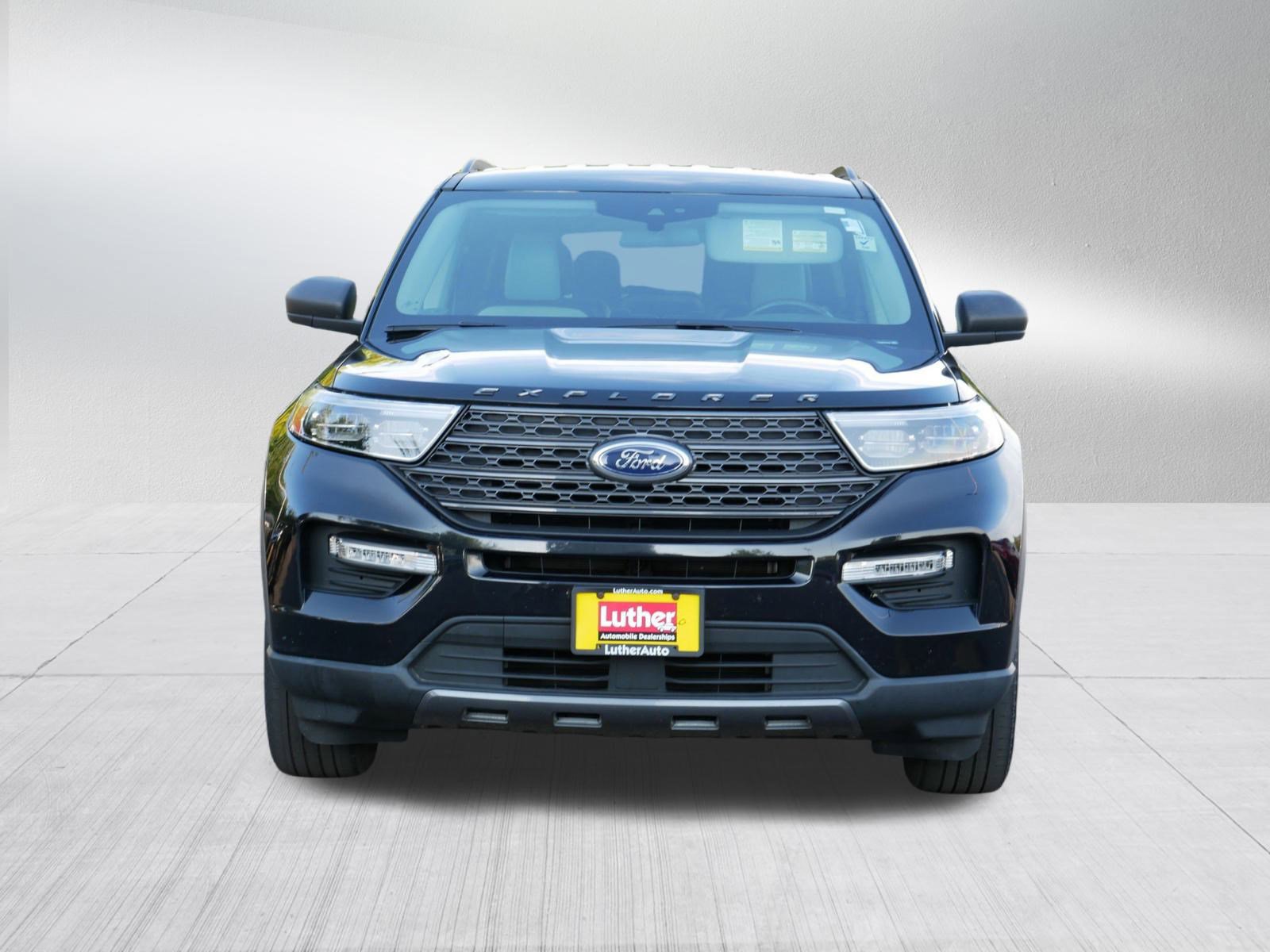 2021 Ford Explorer XLT photo 2