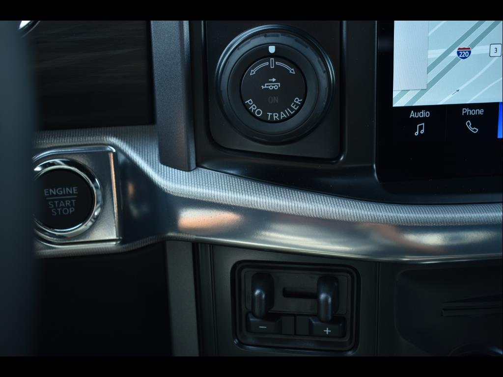 2025 Ford F-150 Lariat photo 6
