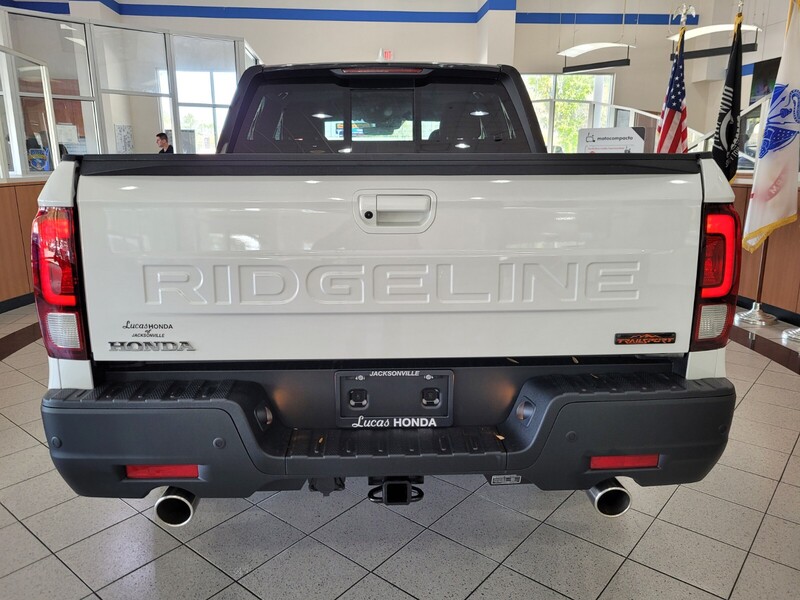 2025 Honda Ridgeline TrailSport photo 3