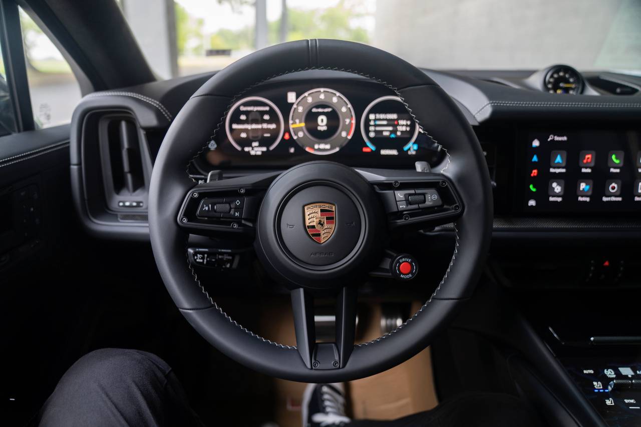 2025 Porsche Cayenne Turbo GT photo 7