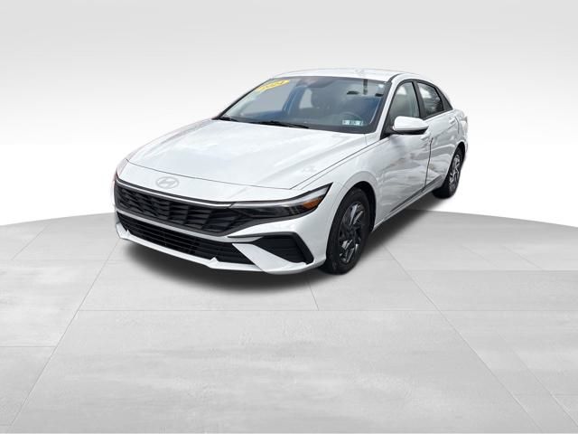 2024 Hyundai Elantra SEL's photo